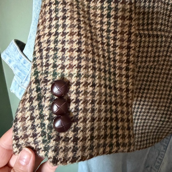 Women’s BROOKS BROTHERS SZ 12 Houndstooth Blazer with wooden buttons - Picture 4 of 5